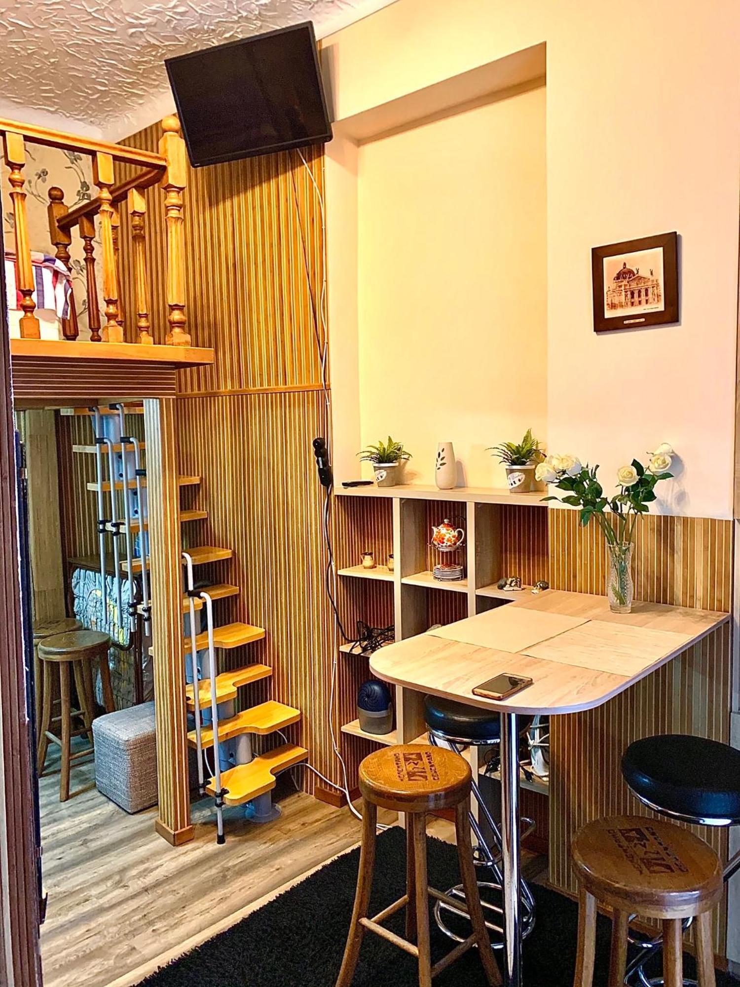Apartment On Pekarska Street Lviv Exterior photo